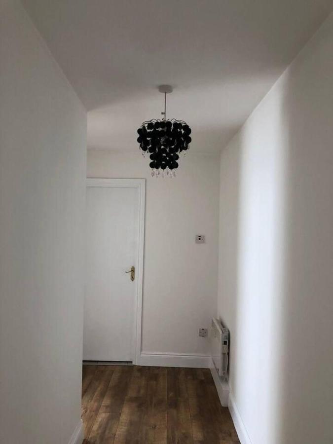Beautiful 1-Bed Apartment In Корк Екстер'єр фото