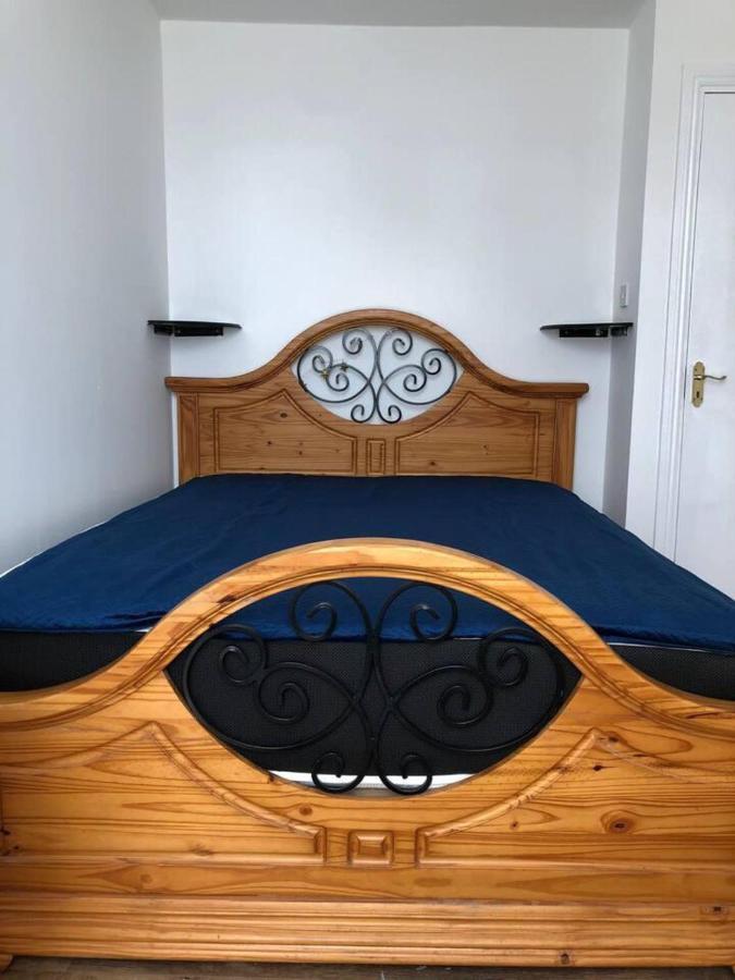 Beautiful 1-Bed Apartment In Корк Екстер'єр фото